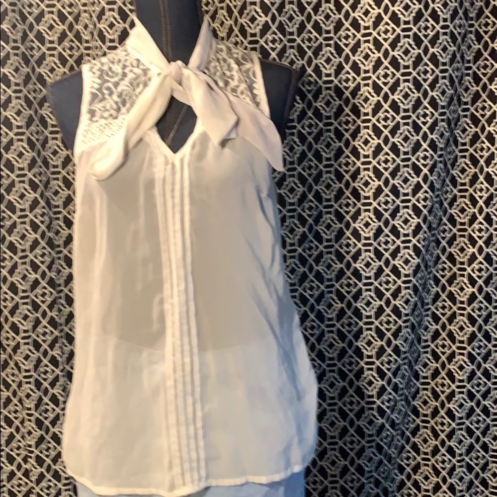 🥰 Live 4 Truth White Sleeveless Lace w/ Necktie - Picture 3 of 15
